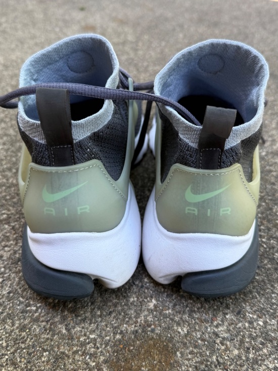 RARE Nike Air Presto Flyknit Ultra - Men\'s Size 7 - Women\'s 8.5 - 835570